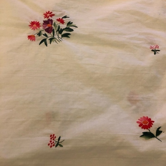 Embroidered White Square Tablecloth - Picture 6 of 8